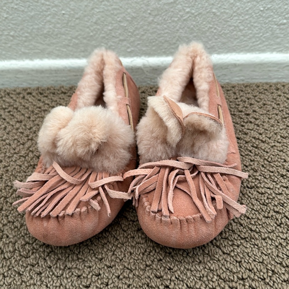 Ugg Slippers Size 7
